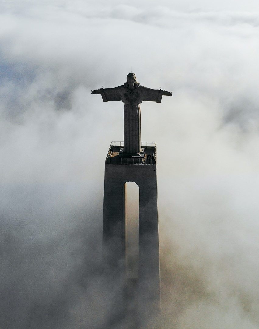 crop-Jesus-in-the-clouds