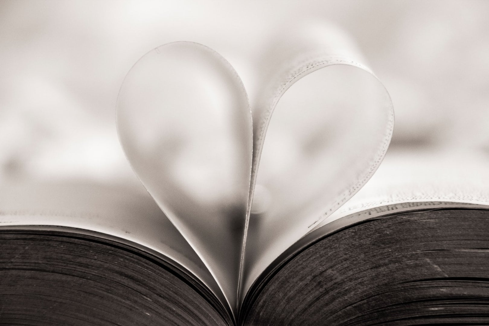 hush-naidoo-jade-photography-2cdzDZ90M90-unsplash God's healing love